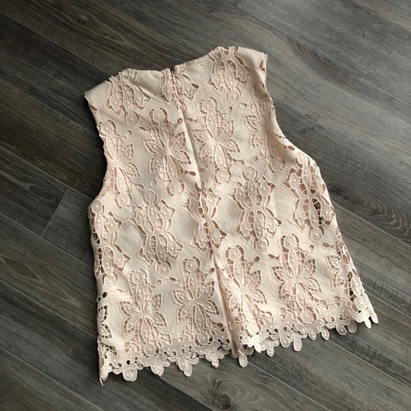 H&M Lace Top - Picture 2 of 3